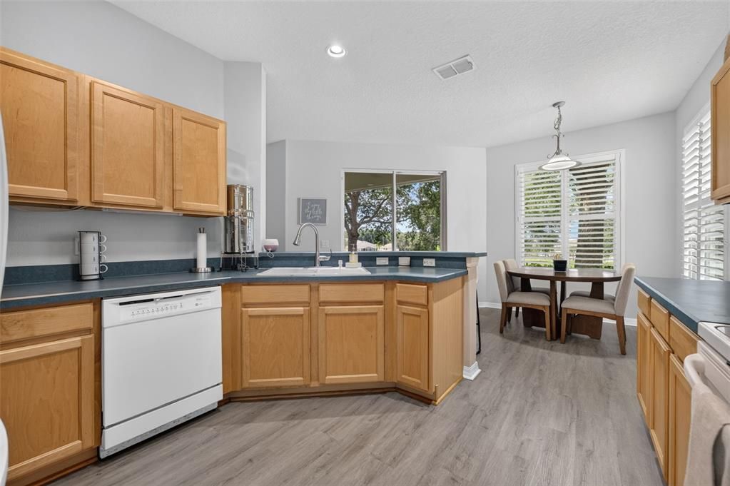 En Venta: $444,999 (3 camas, 2 baños, 1838 Pies cuadrados)