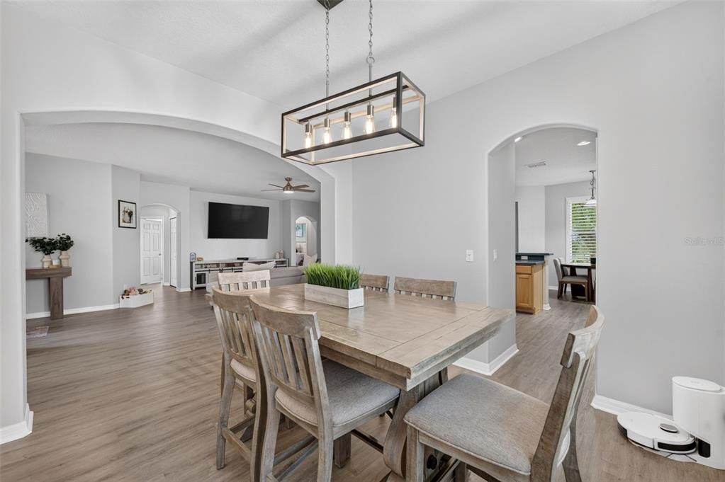 En Venta: $444,999 (3 camas, 2 baños, 1838 Pies cuadrados)