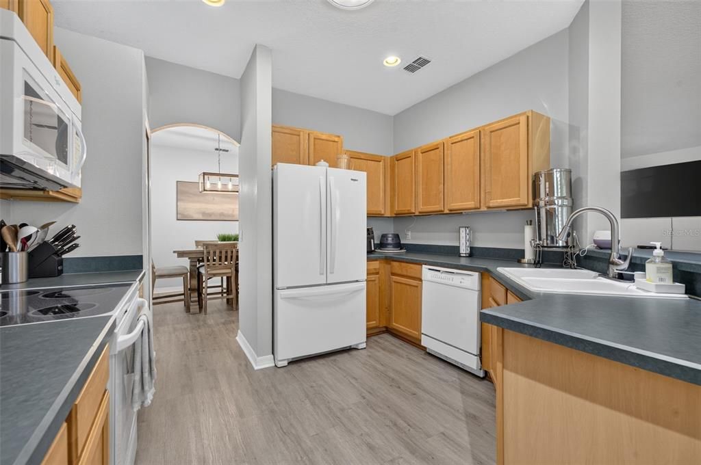 En Venta: $444,999 (3 camas, 2 baños, 1838 Pies cuadrados)
