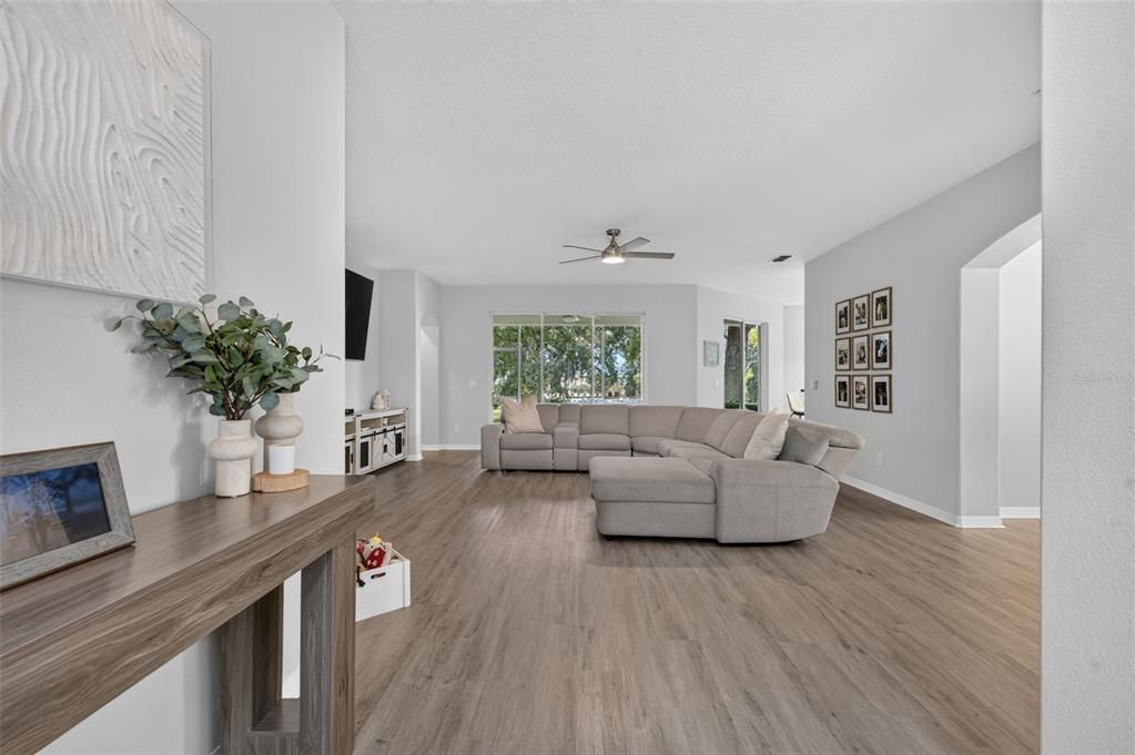 En Venta: $444,999 (3 camas, 2 baños, 1838 Pies cuadrados)