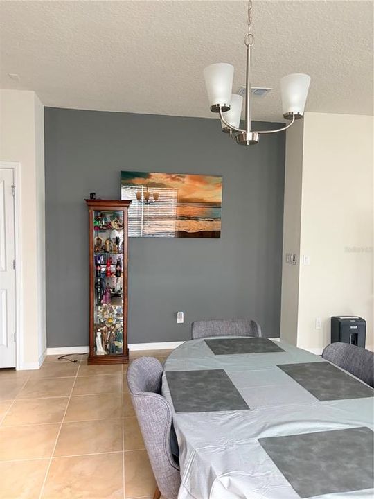 En Venta: $308,000 (2 camas, 2 baños, 1559 Pies cuadrados)