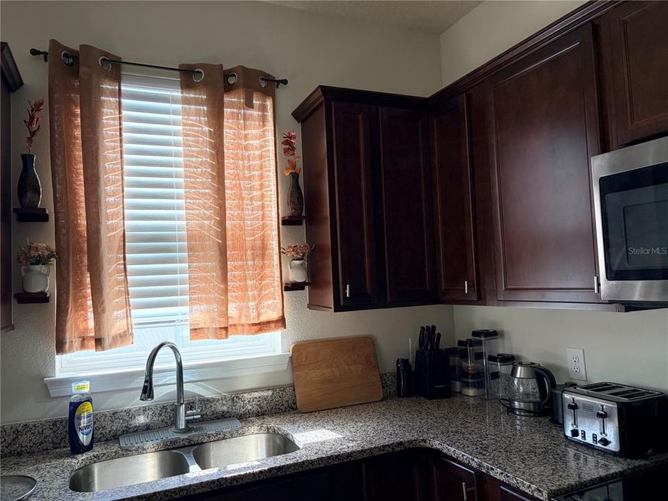 En Venta: $308,000 (2 camas, 2 baños, 1559 Pies cuadrados)