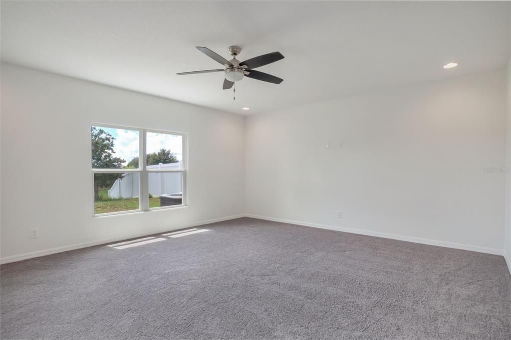 For Sale: $374,900 (5 beds, 3 baths, 2607 Square Feet)