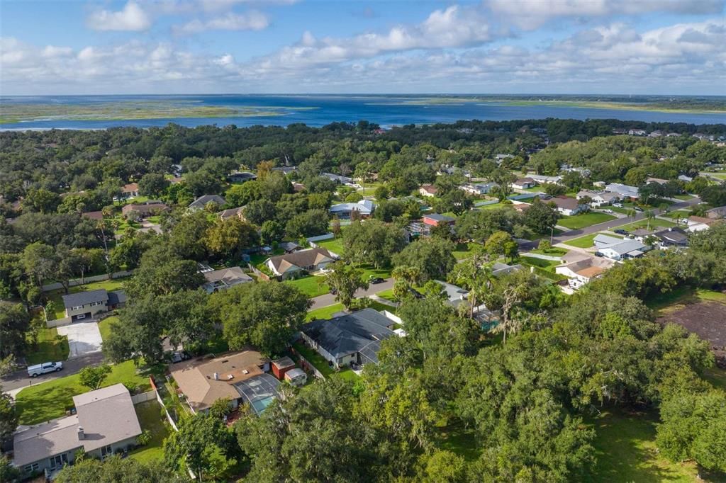 En Venta: $650,000 (4 camas, 3 baños, 2402 Pies cuadrados)