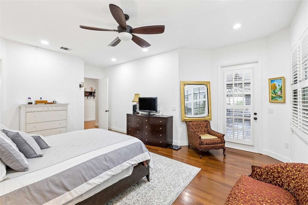 En Venta: $650,000 (4 camas, 3 baños, 2402 Pies cuadrados)