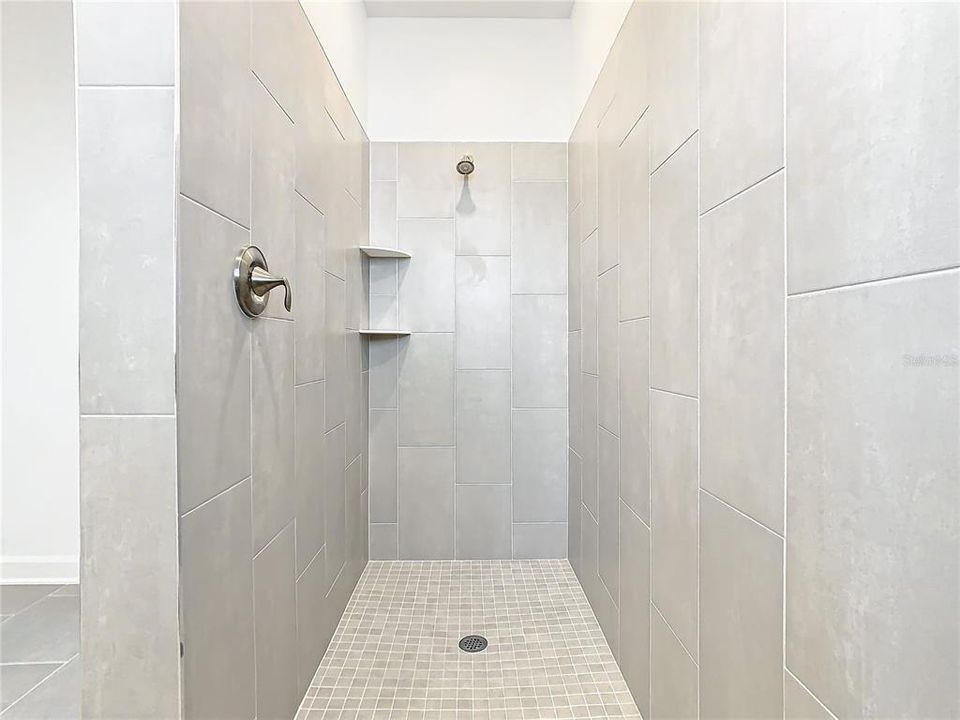 For Rent: $2,600 (4 beds, 3 baths, 2196 Square Feet)