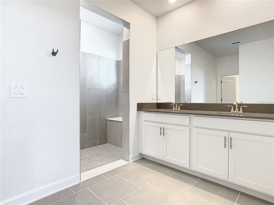 For Rent: $2,600 (4 beds, 3 baths, 2196 Square Feet)