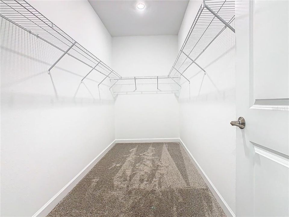 For Rent: $2,600 (4 beds, 3 baths, 2196 Square Feet)