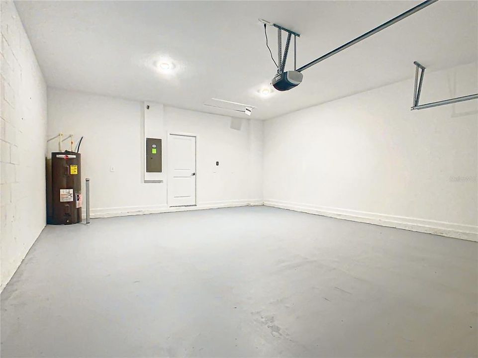 For Rent: $2,600 (4 beds, 3 baths, 2196 Square Feet)