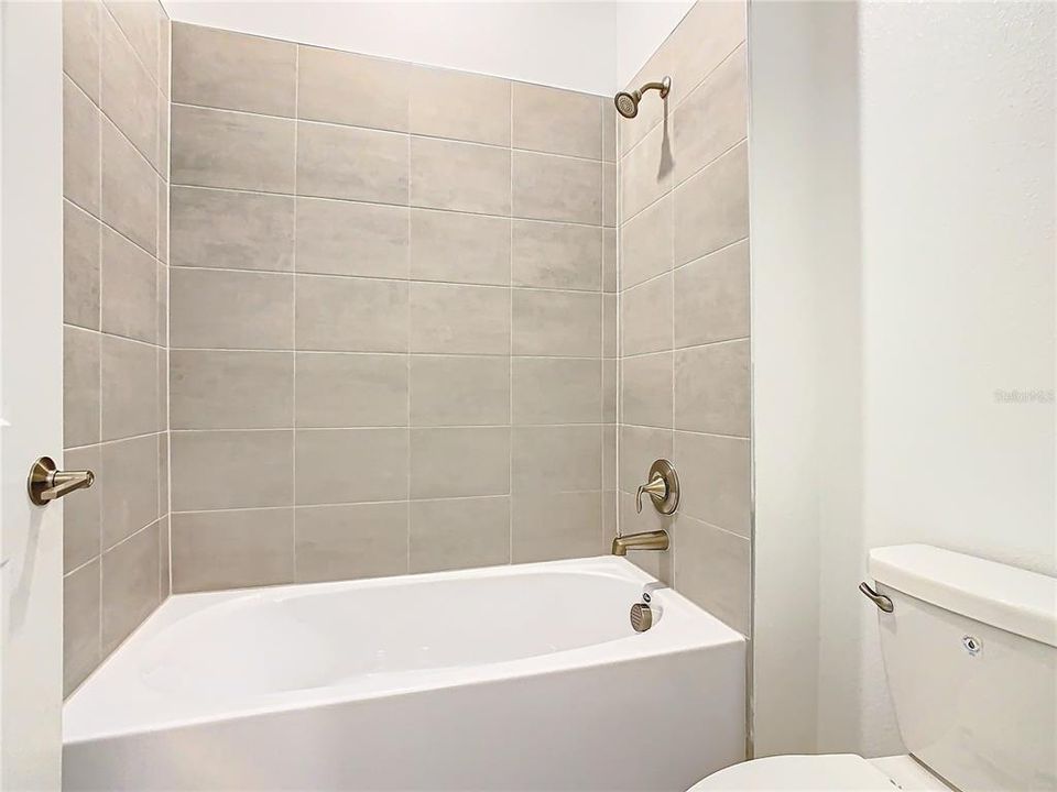 For Rent: $2,600 (4 beds, 3 baths, 2196 Square Feet)
