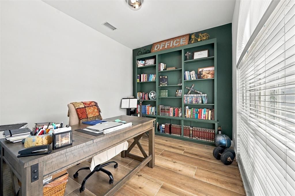 For Sale: $650,000 (4 beds, 3 baths, 2505 Square Feet)