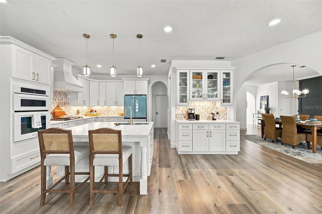 For Sale: $650,000 (4 beds, 3 baths, 2505 Square Feet)