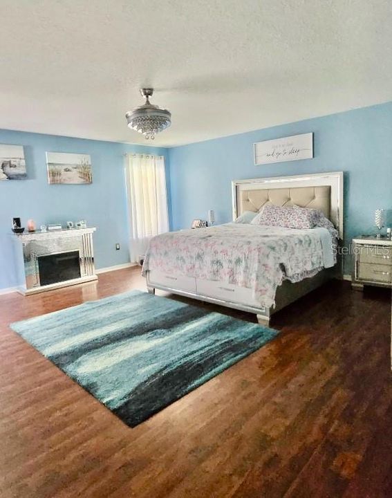 На продажу: $379,900 (5 спален, 3 ванн, 2721 Квадратных фут)