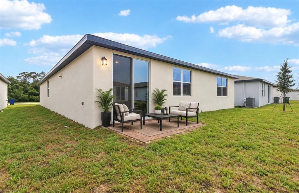 For Rent: $2,300 (4 beds, 3 baths, 1988 Square Feet)