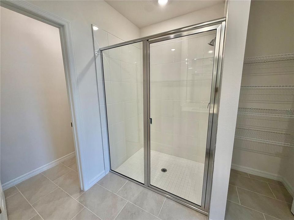 For Rent: $2,300 (4 beds, 3 baths, 1988 Square Feet)