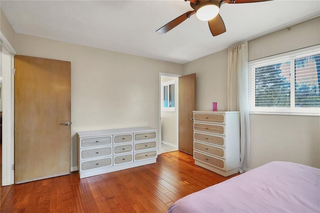 En Venta: $495,000 (2 camas, 2 baños, 1300 Pies cuadrados)