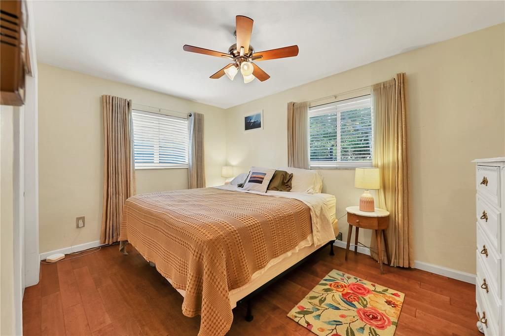 En Venta: $495,000 (2 camas, 2 baños, 1300 Pies cuadrados)