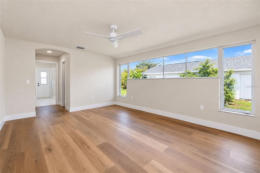 En Venta: $349,000 (3 camas, 2 baños, 1815 Pies cuadrados)