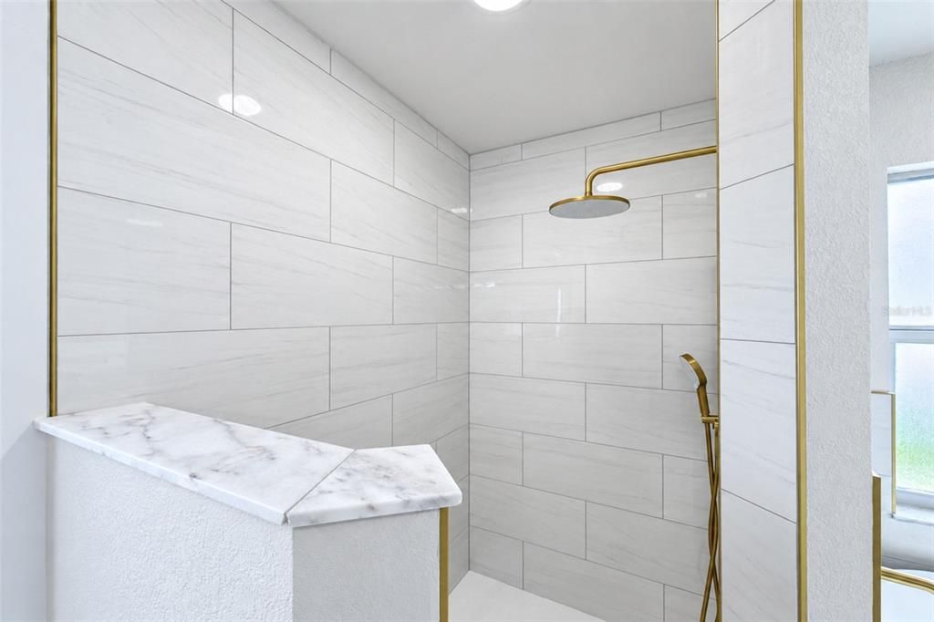 En Venta: $349,000 (3 camas, 2 baños, 1815 Pies cuadrados)