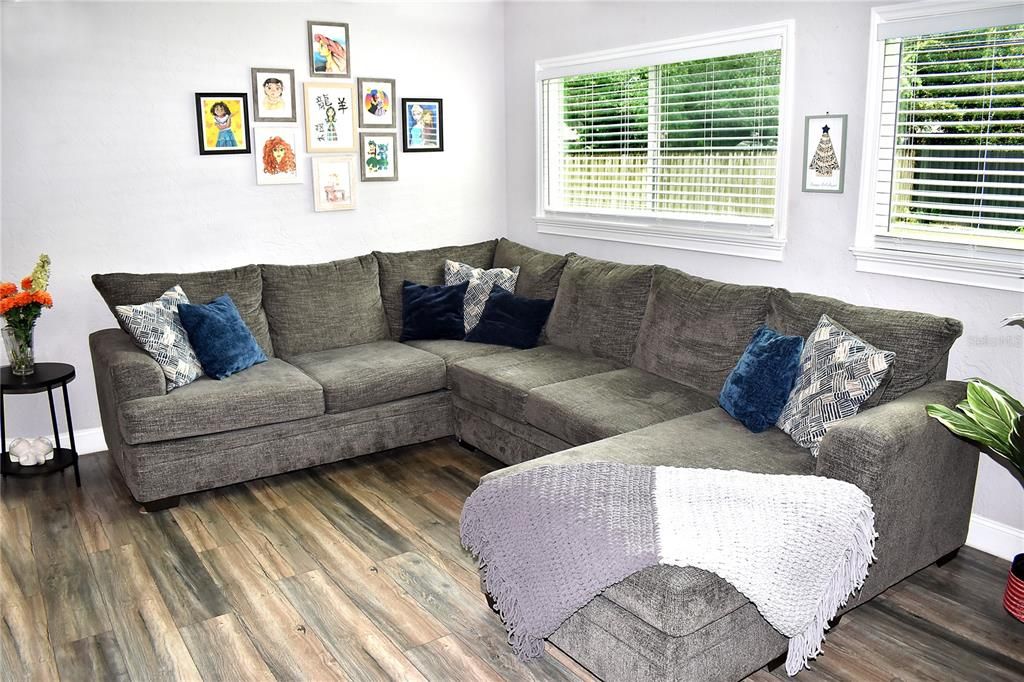 For Sale: $420,000 (4 beds, 2 baths, 1822 Square Feet)