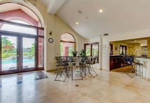 For Sale: $119,000 (1 beds, 1 baths, 729 Square Feet)