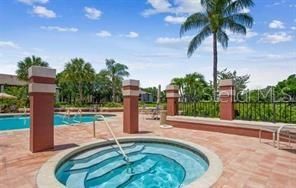 For Sale: $119,000 (1 beds, 1 baths, 729 Square Feet)