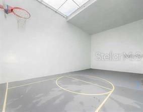 For Sale: $119,000 (1 beds, 1 baths, 729 Square Feet)