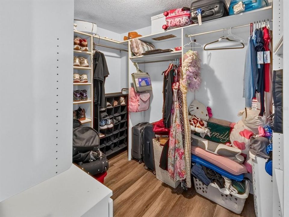 На продажу: $430,000 (4 спален, 2 ванн, 1530 Квадратных фут)