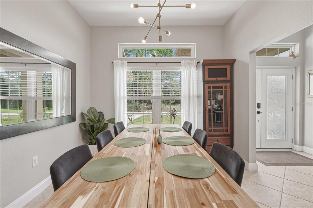 En Venta: $429,000 (4 camas, 2 baños, 2219 Pies cuadrados)