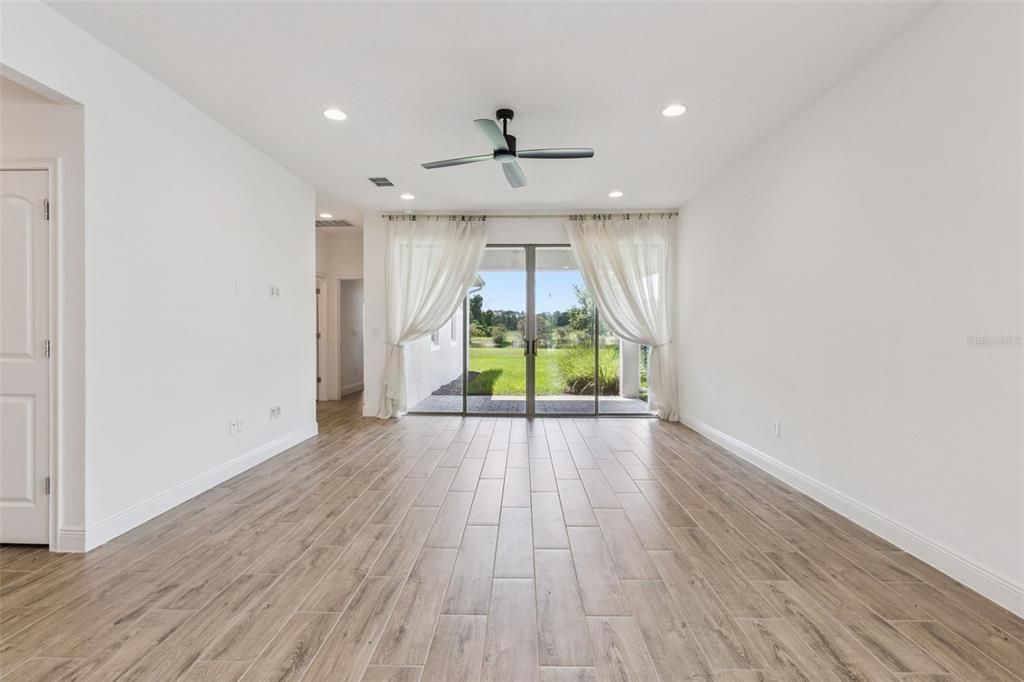 For Sale: $362,500 (3 beds, 2 baths, 1580 Square Feet)
