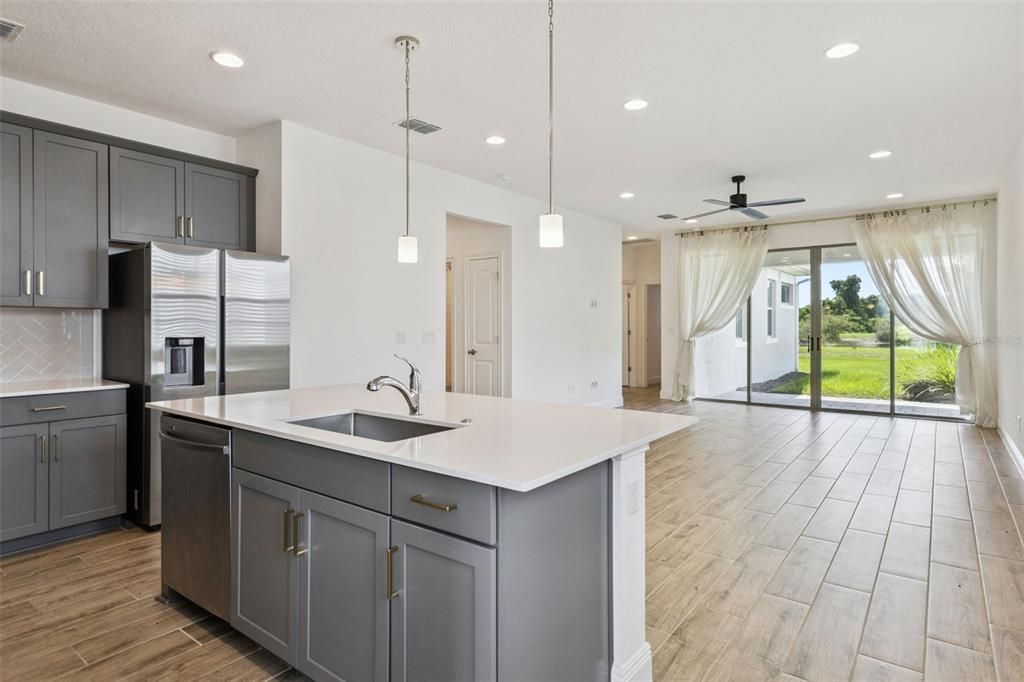 For Sale: $362,500 (3 beds, 2 baths, 1580 Square Feet)
