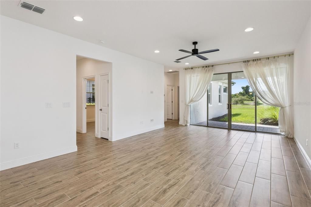 For Sale: $362,500 (3 beds, 2 baths, 1580 Square Feet)
