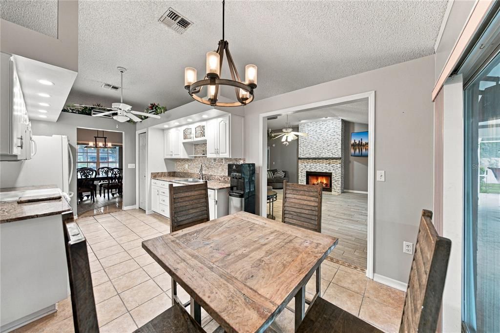 For Sale: $429,900 (3 beds, 2 baths, 1975 Square Feet)