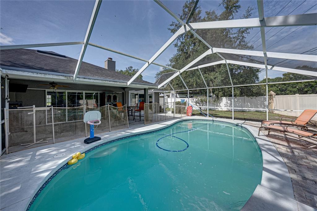 For Sale: $429,900 (3 beds, 2 baths, 1975 Square Feet)