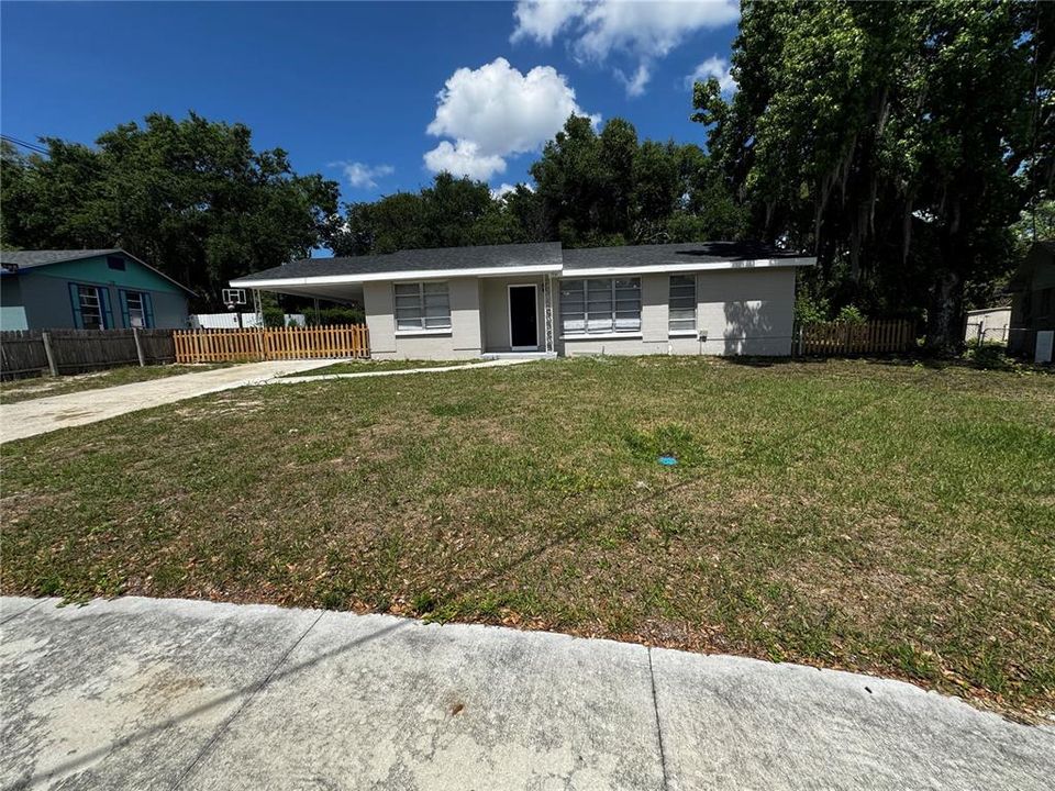 For Rent: $1,450 (4 beds, 2 baths, 1164 Square Feet)