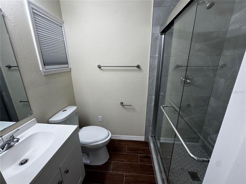 For Rent: $1,450 (4 beds, 2 baths, 1164 Square Feet)