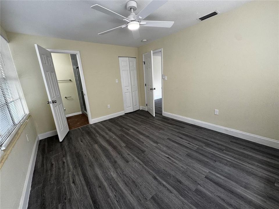 For Rent: $1,450 (4 beds, 2 baths, 1164 Square Feet)