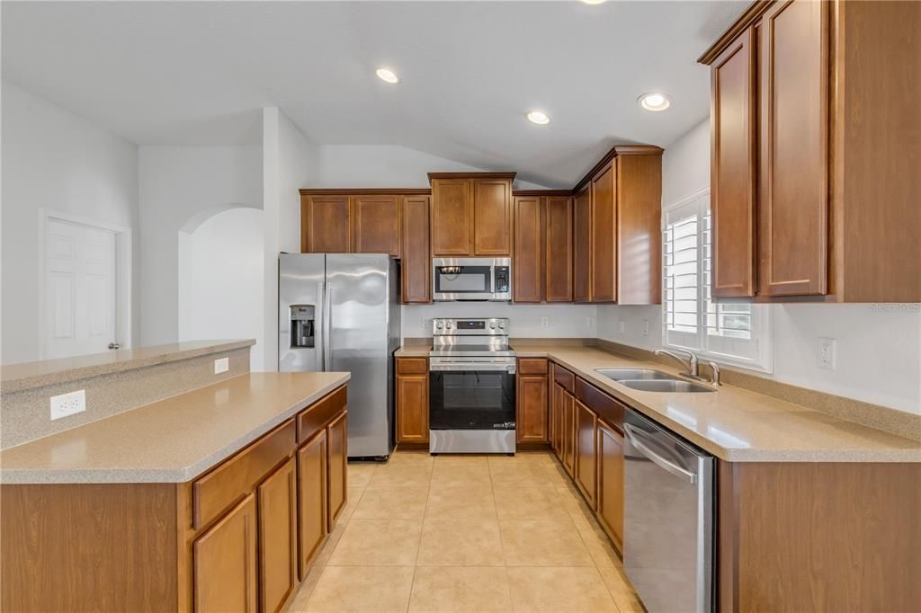 En Venta: $439,900 (4 camas, 2 baños, 2202 Pies cuadrados)