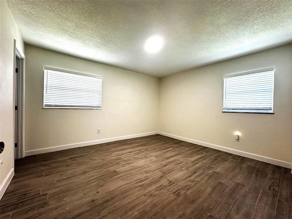 For Sale: $524,900 (4 beds, 2 baths, 1783 Square Feet)