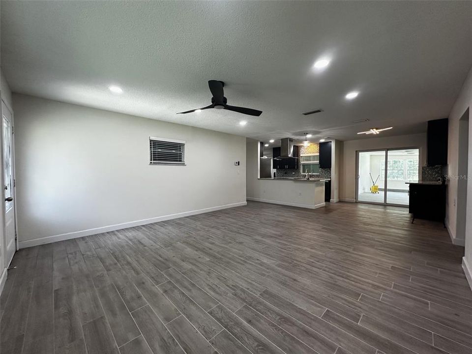 For Sale: $524,900 (4 beds, 2 baths, 1783 Square Feet)