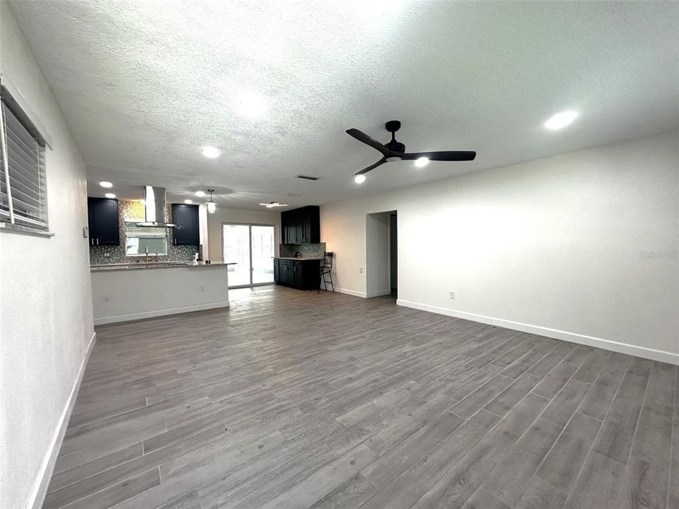 For Sale: $524,900 (4 beds, 2 baths, 1783 Square Feet)