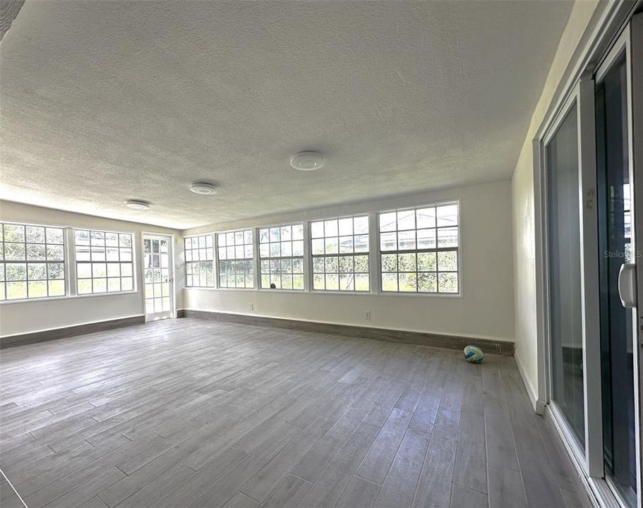 For Sale: $524,900 (4 beds, 2 baths, 1783 Square Feet)