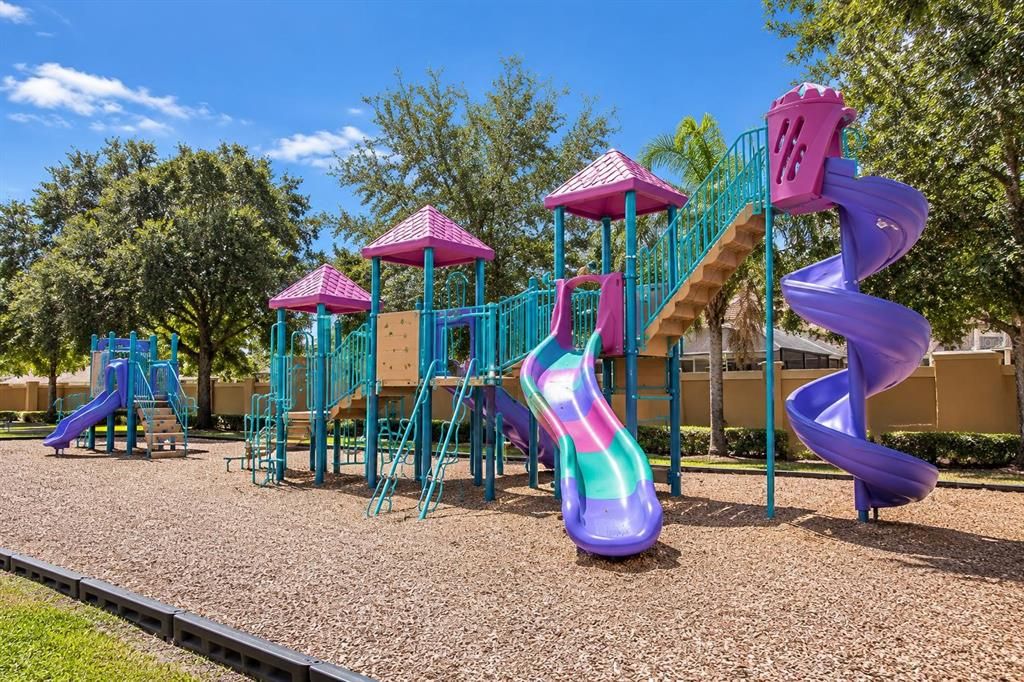 For Sale: $269,900 (4 beds, 2 baths, 1400 Square Feet)