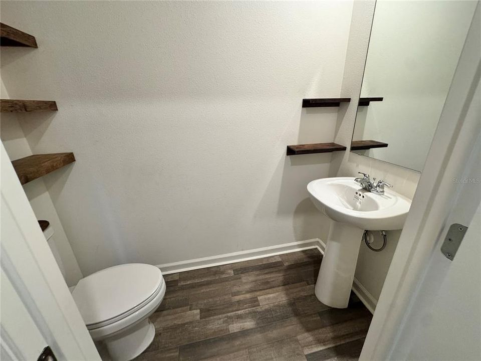 For Rent: $2,400 (4 beds, 2 baths, 1966 Square Feet)