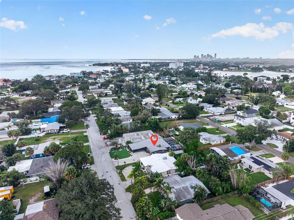 На продажу: $625,000 (4 спален, 2 ванн, 1651 Квадратных фут)