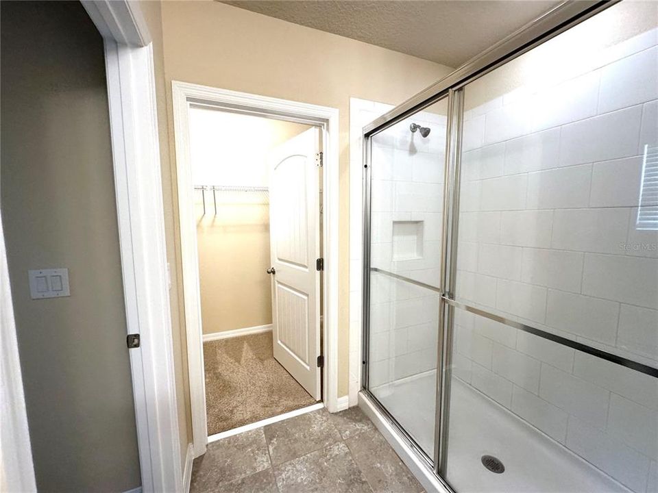 For Rent: $3,200 (4 beds, 3 baths, 2477 Square Feet)