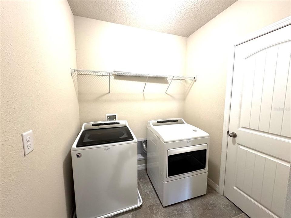 For Rent: $3,200 (4 beds, 3 baths, 2477 Square Feet)