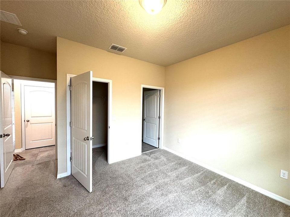 For Rent: $3,200 (4 beds, 3 baths, 2477 Square Feet)