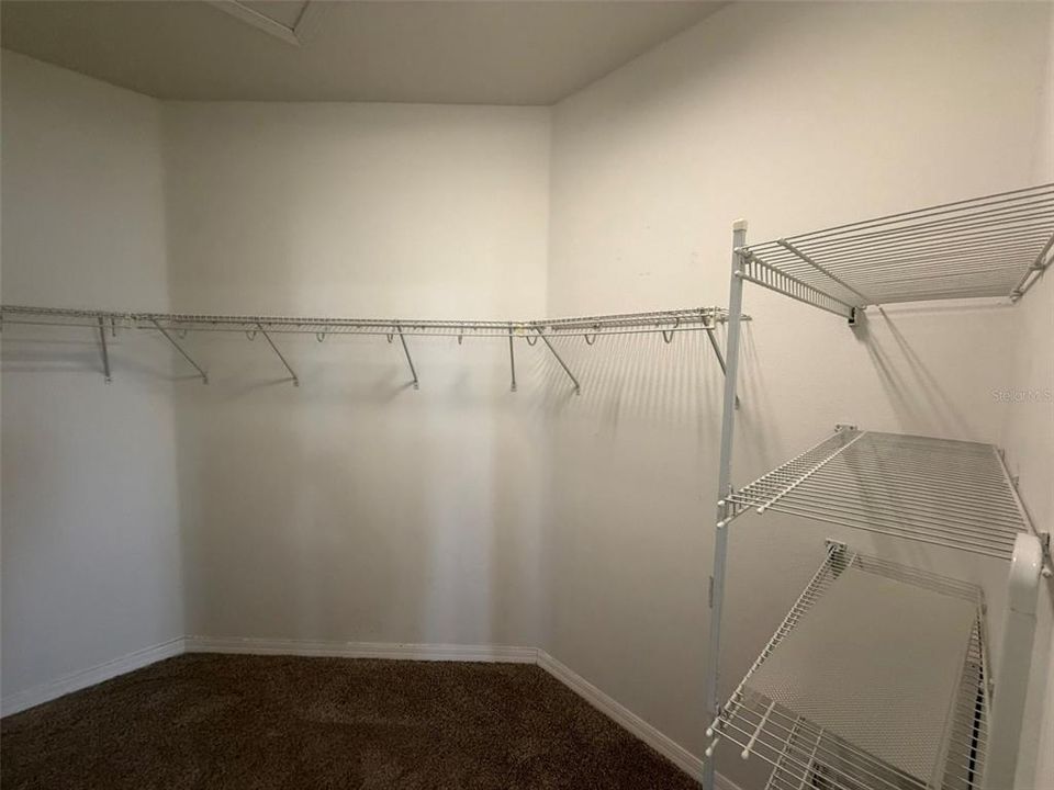 En Renta: $2,250 (3 camas, 2 baños, 2408 Pies cuadrados)