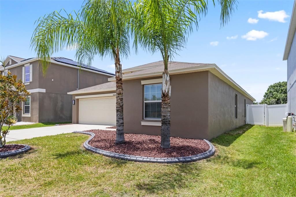 For Sale: $390,000 (4 beds, 2 baths, 1922 Square Feet)